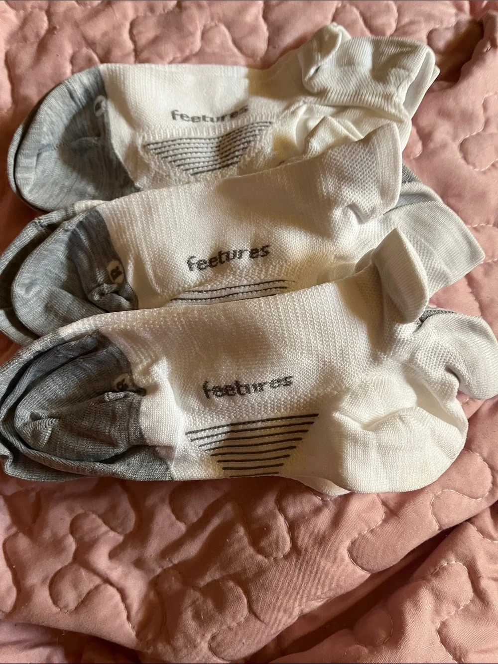 Low-Cut Performance Socks - White with Gray Toe 3pak features running socks